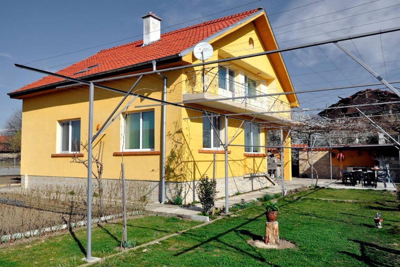 Вила В С. Габарево, Долината На Розите. Gabarevo Buitenkant foto